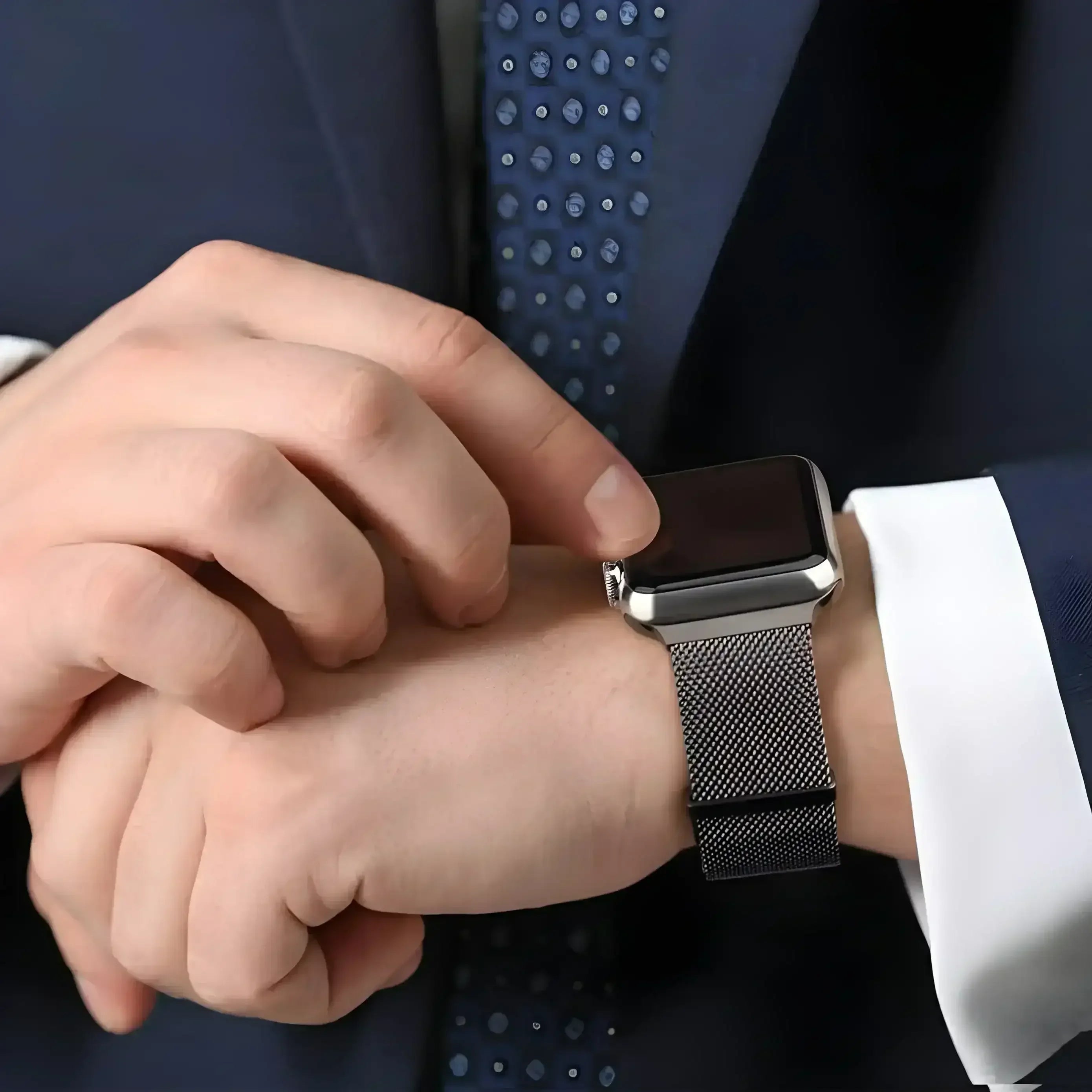 Image of Lunor — Magnetic Milanese — Apple Watch - Nothing but Bands