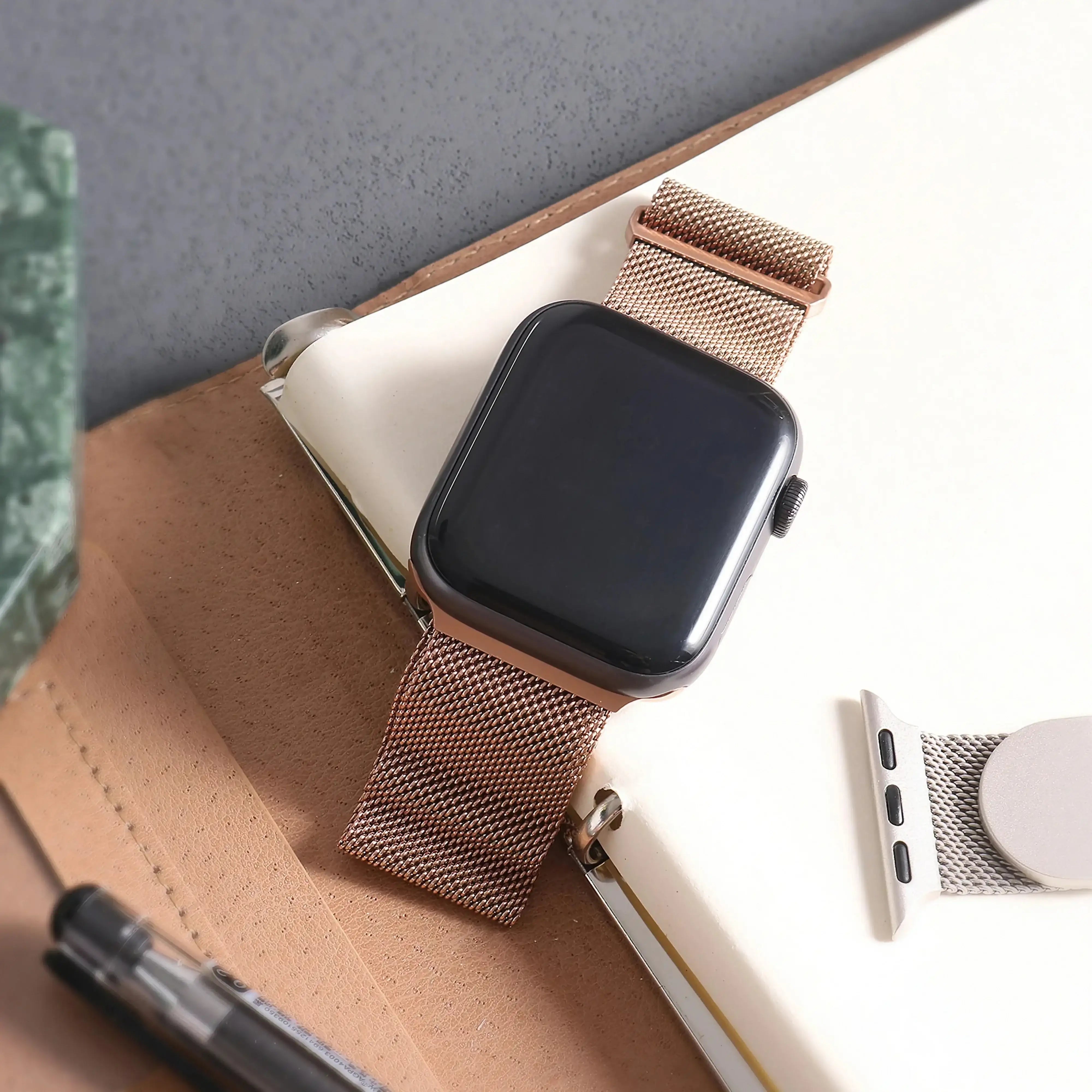 Image of Lunor — Magnetic Milanese — Apple Watch - Nothing but Bands