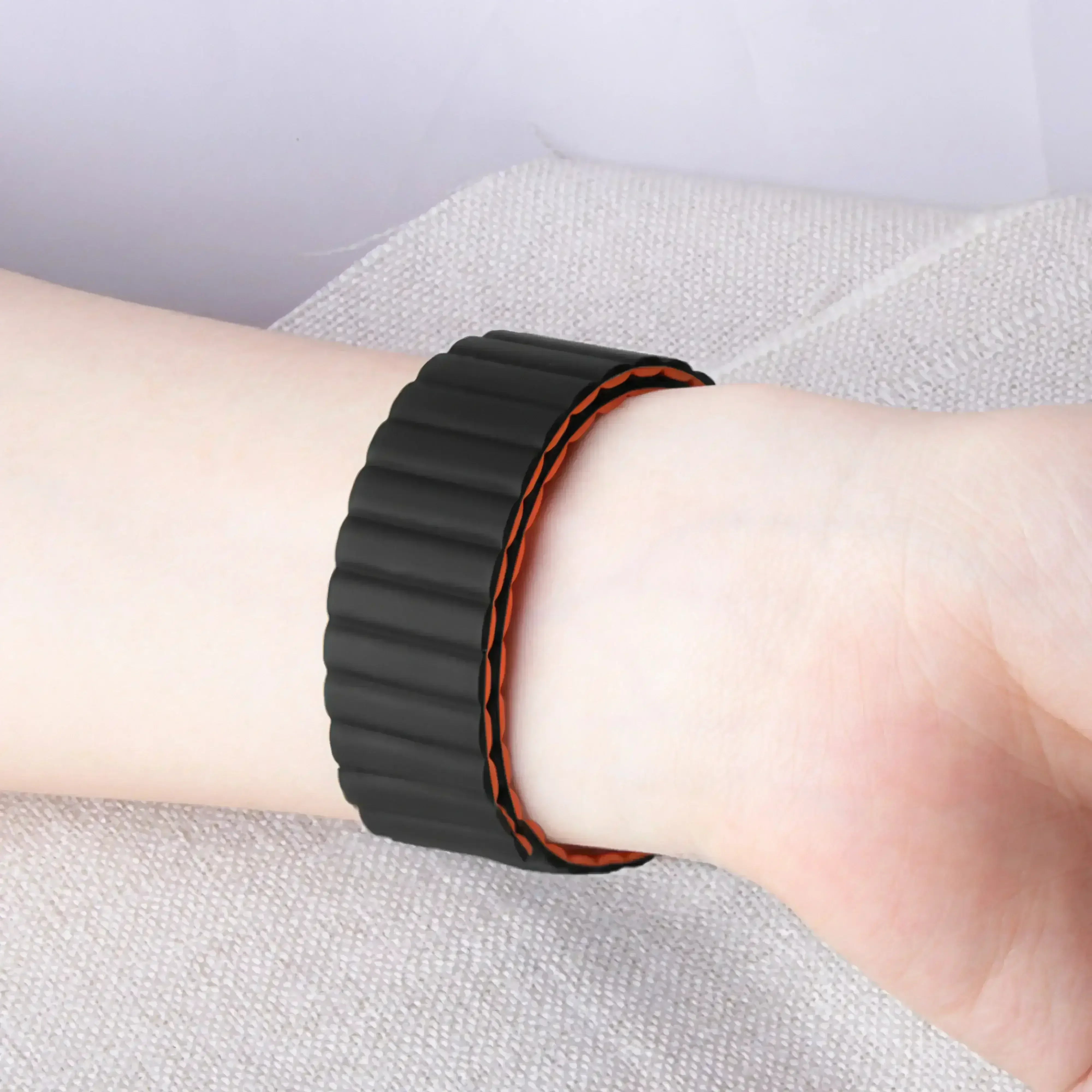 Image of Rovan — Magnetic Silicone Sport Band — Quick Release 20mm - Nothing but Bands