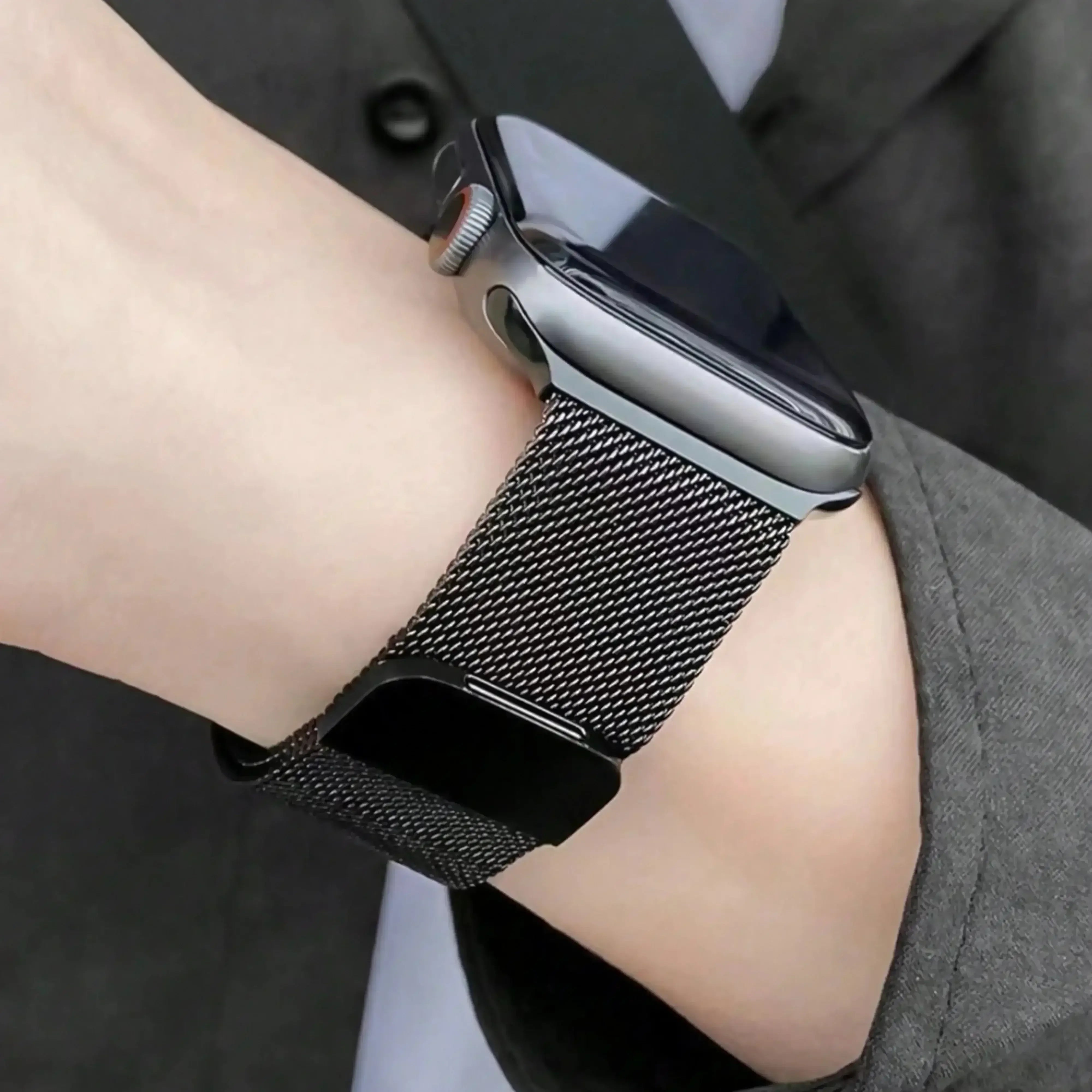 Image of Vayra — Magnetic Milanese — Apple Watch - Nothing but Bands